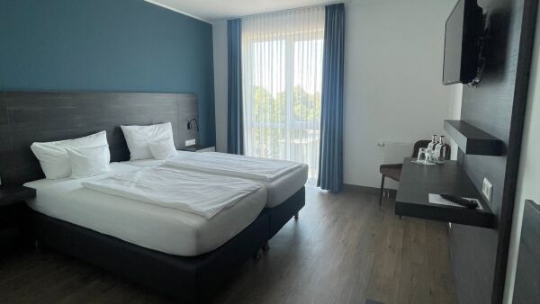 Mc Airea Airport Hotel, Büren